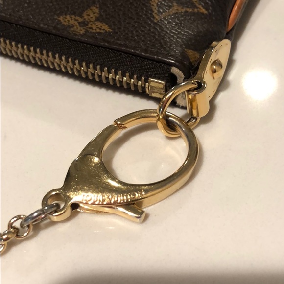 Discontinued Louis Vuitton Monogram Milla Pochette - Picture 8 of 16